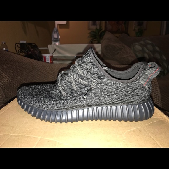 Yeezy main image 3
